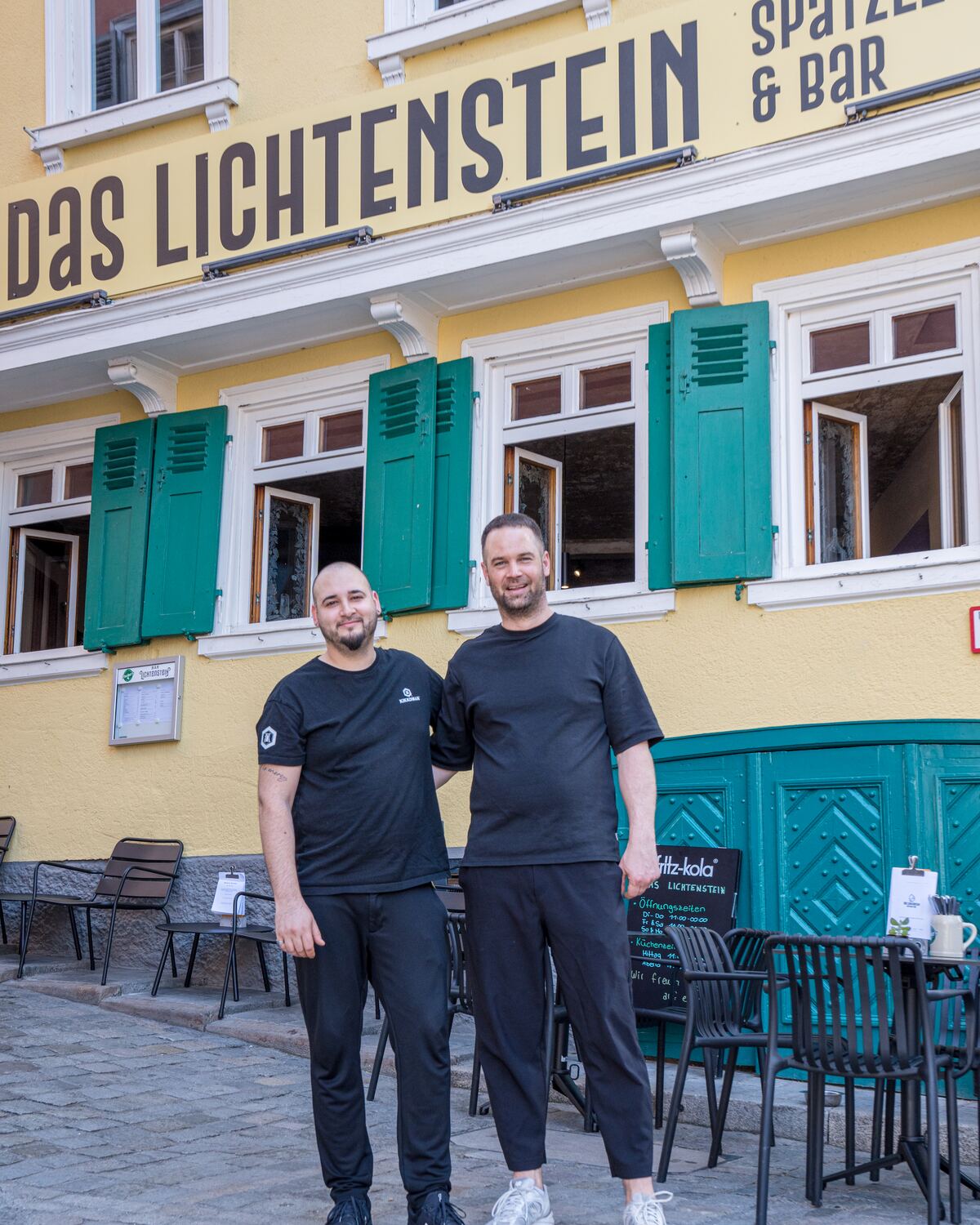Antonio und Björn vor dem Lichtenstein